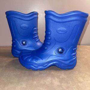 Crocs Georgie Pull On Boots. Bright Blue.  W7 M5.